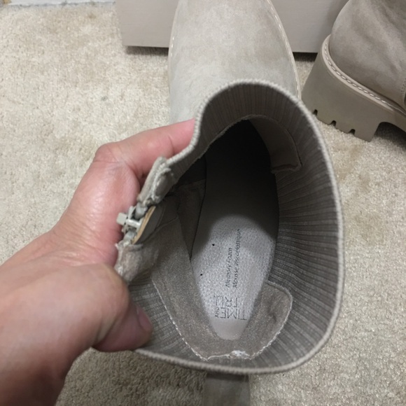 Time and Tru Ankle Boots - Picture 4 of 5